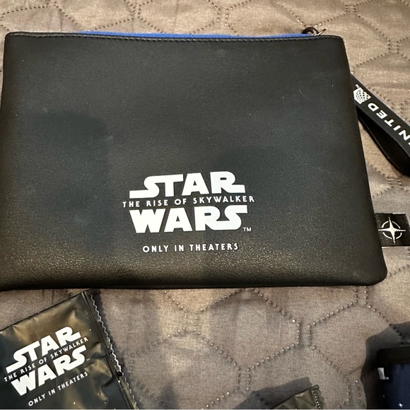 Star Wars x United Travel Kit - Picture 1 of 6